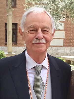 Eduardo Mendoza