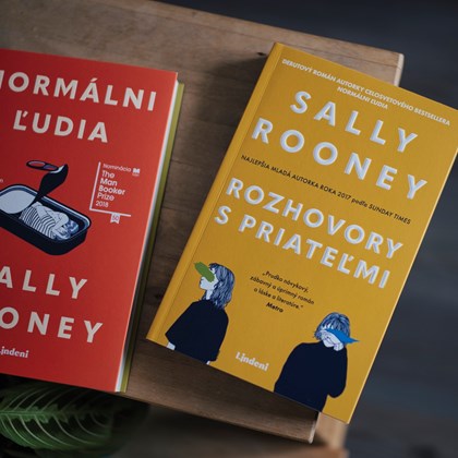 Debut autorky Normálnych ľudí Sally Rooney vychádza už aj v slovenčine