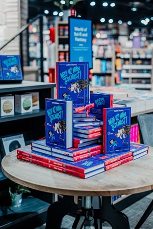 Neobyčajné príbehy obyčajného dievčatka